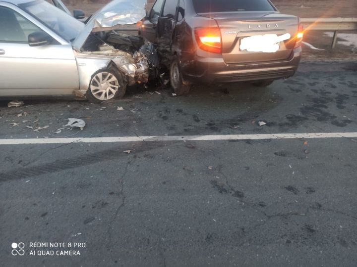 В Алькеевском районе около Новостройки произошло ДТП с участием трех автомобилей