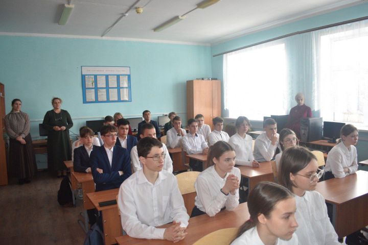 Урок цифровой грамотности состоялся в Базарно-Матакской средней общеобразовательной школе
