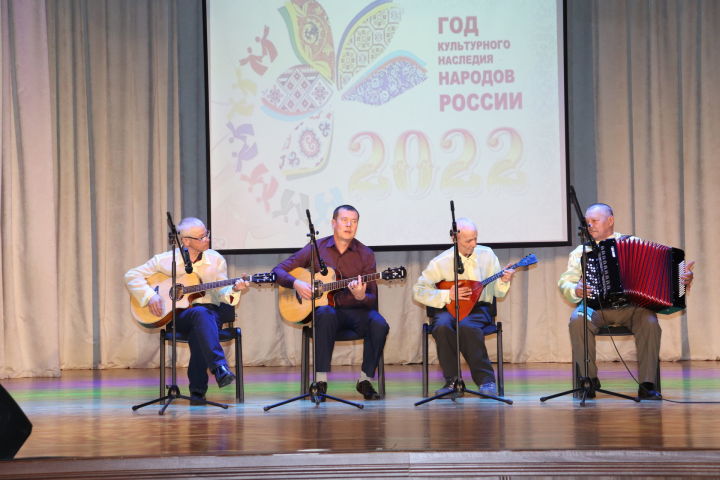 Ленар Яруллин белән Салават Хәйретдинов әзерләгән номер тамашачыларга ошады