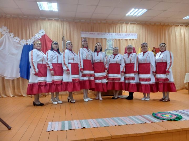 Анастасия Дмитриева сшила 10 чувашских национальных костюмов на  республиканский праздник Уяв