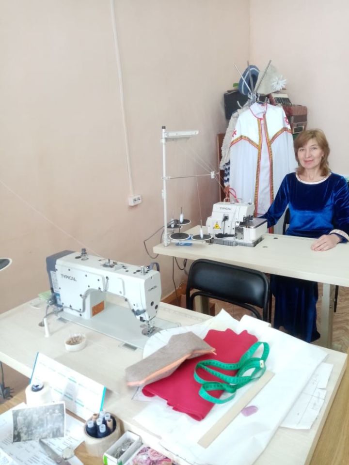 Анастасия Дмитриева сшила 10 чувашских национальных костюмов на  республиканский праздник Уяв
