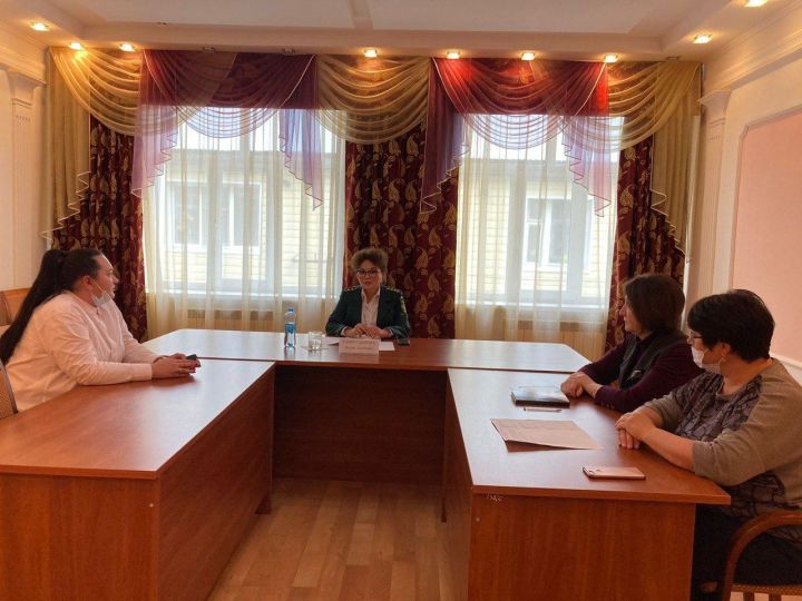 Лилия Гайнутдинова провела личный приём граждан в Алькеевском районе