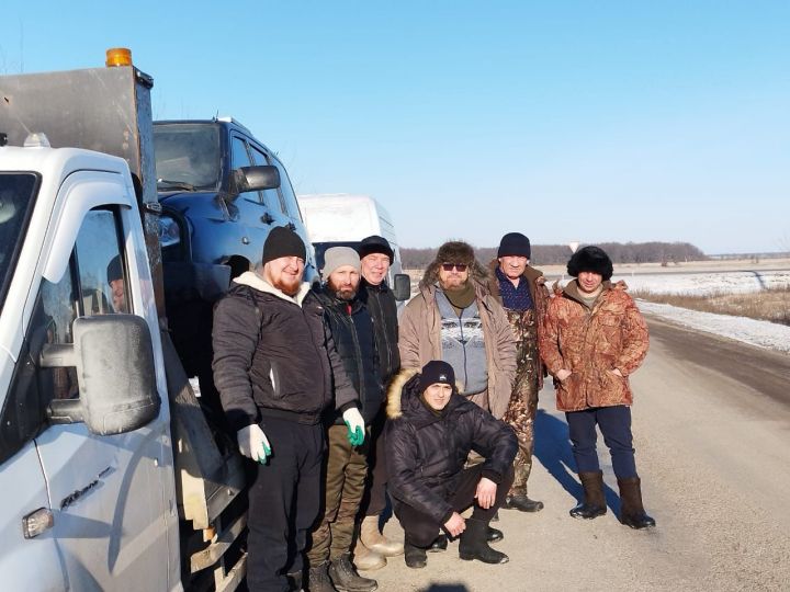Мобилизованному бойцу из Алькеевского района родные купили автомобиль «Нива»