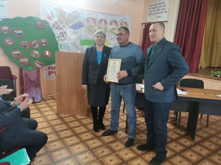 Состоялось собрание трудового коллектива Базарно-Матакской школы