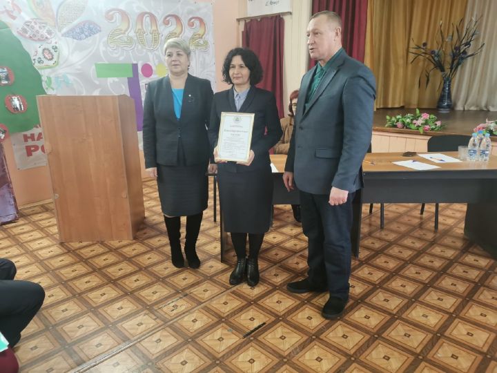 Состоялось собрание трудового коллектива Базарно-Матакской школы