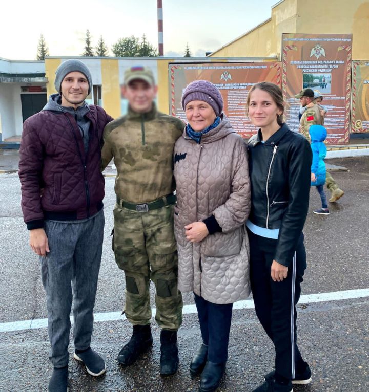 Руслан Лотфуллин бу операциянең беренче көннәреннән үк Донбасста хәрби хезмәт үтә