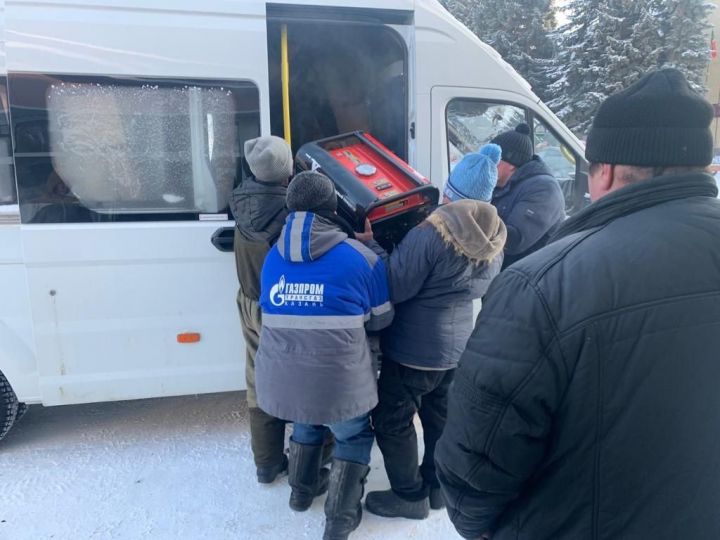 Жители Алькеевского района отправили очередную партию гуманитарного груза для солдат, находящихся в зоне СВО
