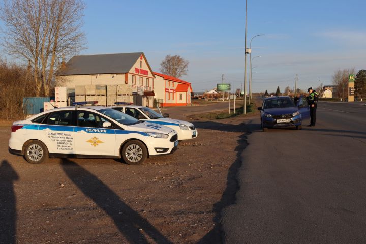 В Алькеевском районе проходит оперативно-профилактическое мероприятие «Такси»