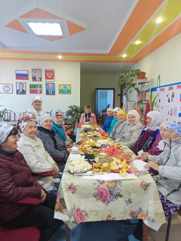 В Верхнем Алькеево прошло праздничное мероприятие, посвященное Дню пожилых людей
