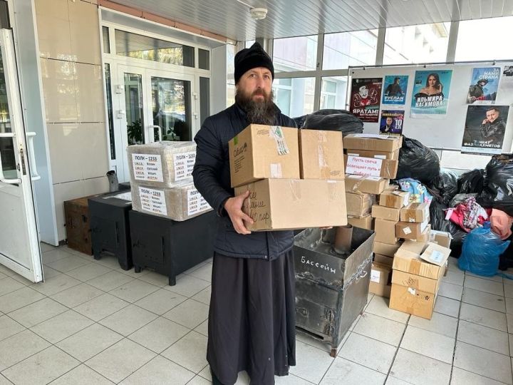 Благочинный Алькеевского района Андрей Зиньков находится на постоянной связи с бойцами