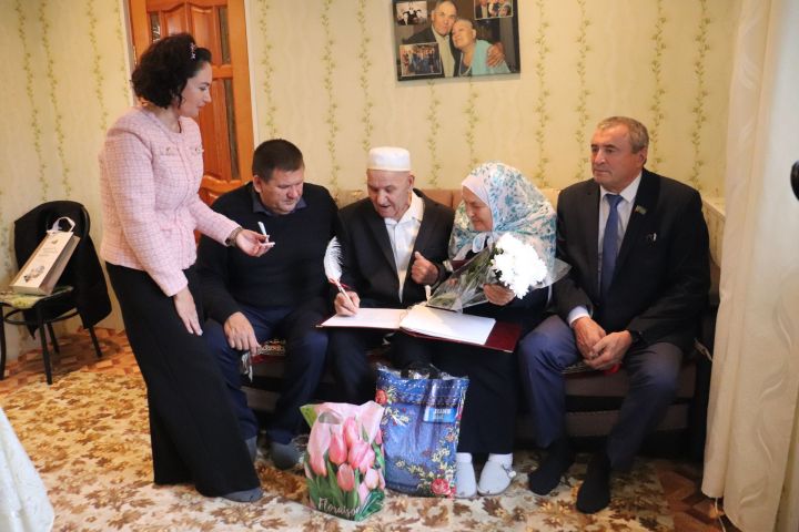 Фоат и Наиля Ахметовы из Базарных Матак вместе 60 лет