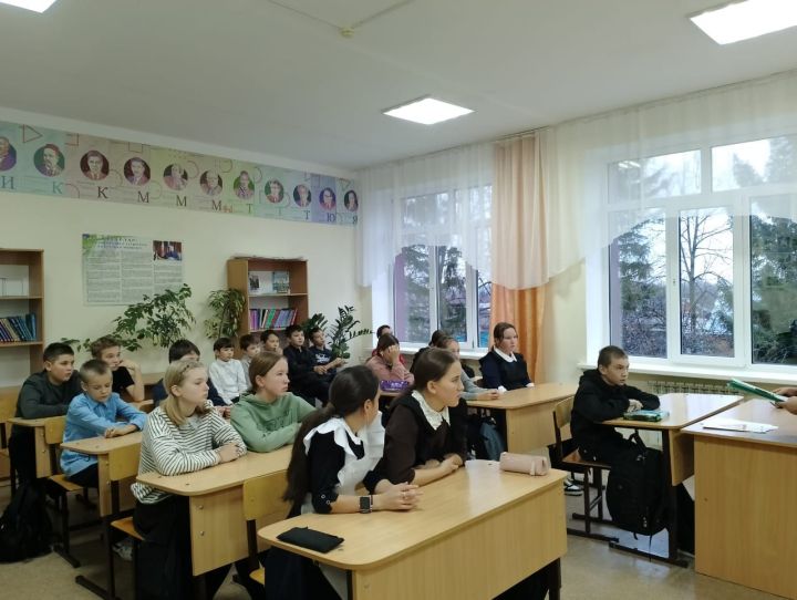 В образовательных учреждениях  Алькеевского района почтили память жертв ДТП