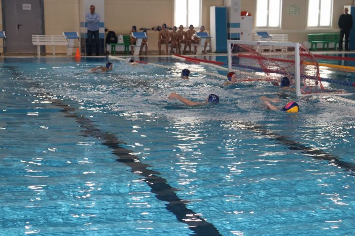 В плавательном бассейне «Ляйсан» прошел товарищеский матч по водному поло