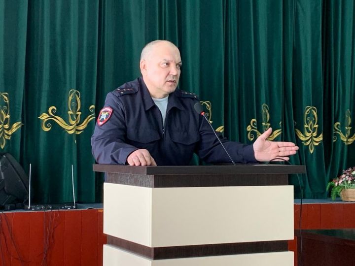 Автобусларда балаларны куркынычсыз йөртү буенча  җитди сөйләшү булды