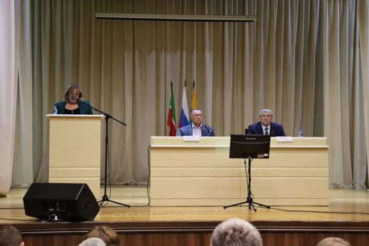 Әлки районы советының чираттагы сессиясе үтте