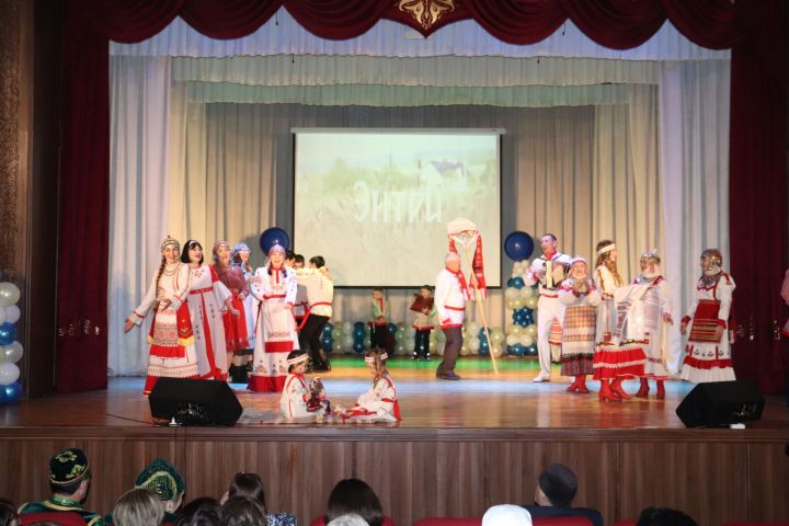 В Алькеевском районе прошел зональный этап Фестиваля  родословной «Эхо веков в истории семьи – Тарихта без эзлебез»
