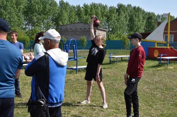 В Алькеевском районе прошла сельская спартакиада по силовым видам спорта «Za наших»