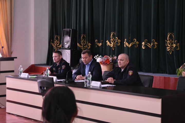 Прошло квартальное расширенное заседание комиссии по безопасности дорожного движения Алькеевского  района