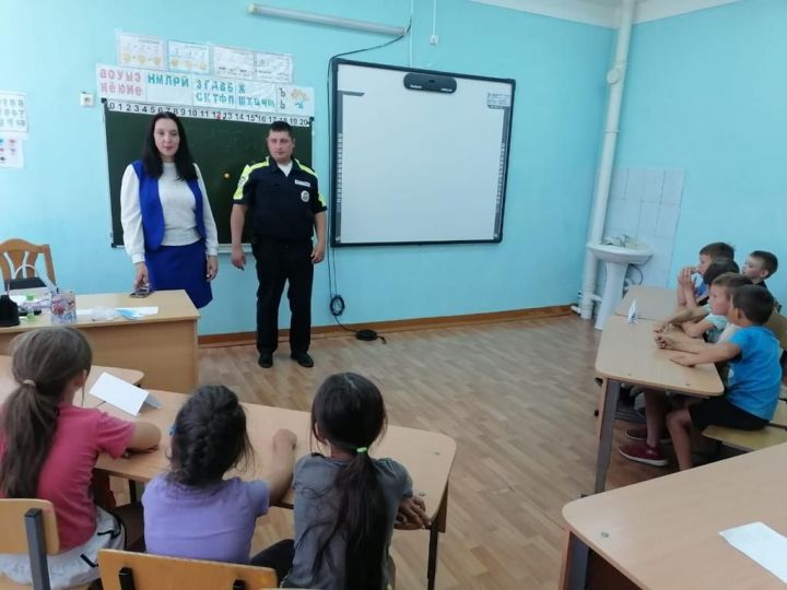 В Сиктерминской школе автоинспекторы провели беседу с учащимися