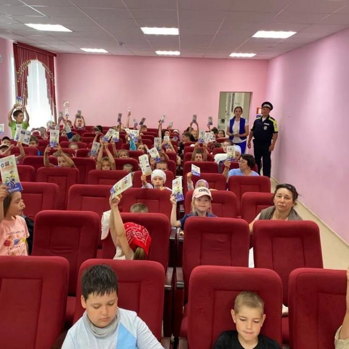 Автоинспекторы Алькеевского района провели беседу в пришкольном лагере Базарно-Матакской гимназии имени Наби Даули