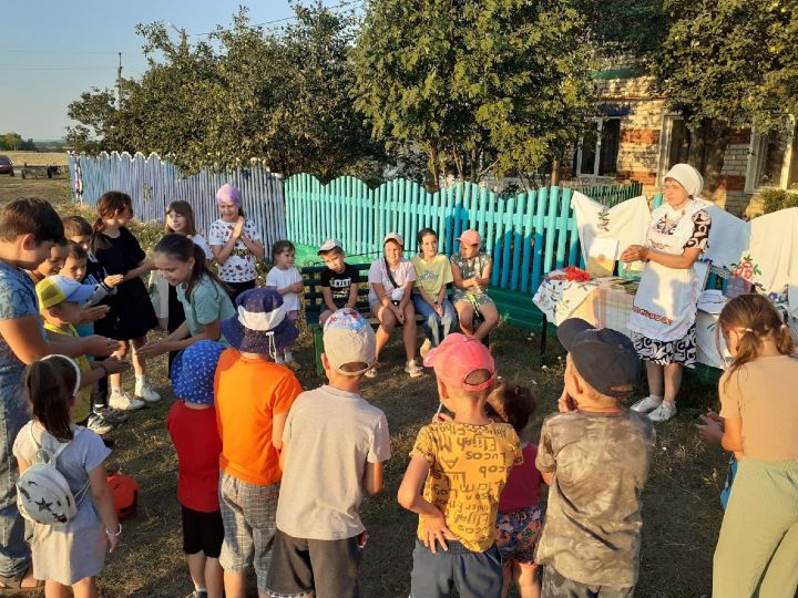 Ташбилге авылында балалар белән кичке уеннар оештырдылар