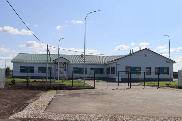В селе Нижнее Колчурино открылось новое здание, в котором разместились школа и детский сад