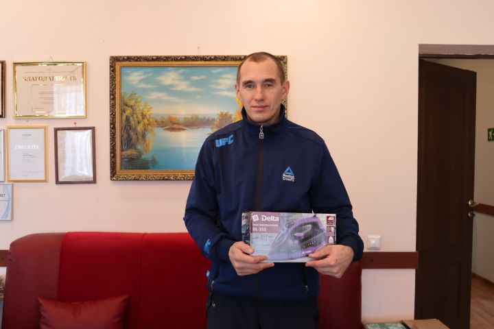“Әлки хәбәрләре” язылучылар арасында лотерея уйнатты