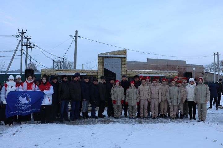 В парке Героям районного центра состоялся торжественный митинг