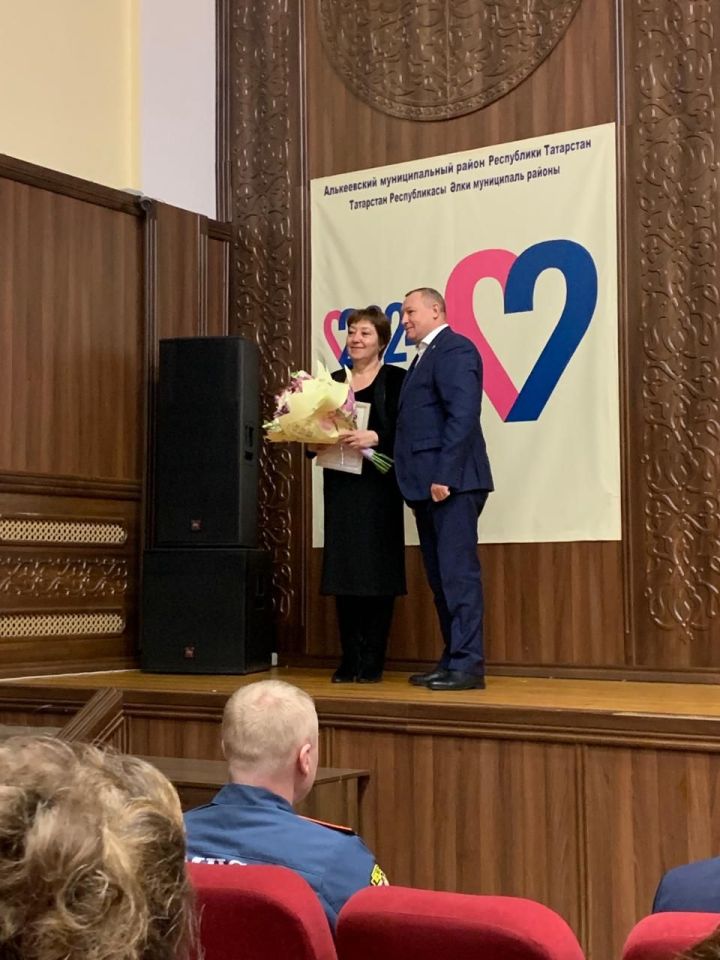 Наталия Голубева награждена Почетной грамотой главы района
