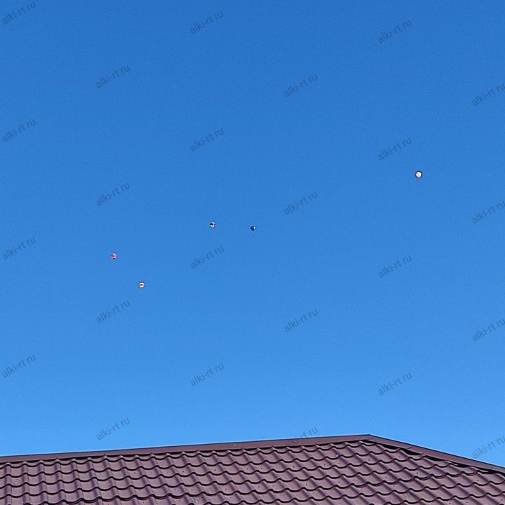 Над Алькеевским районом пролетели воздушные шары