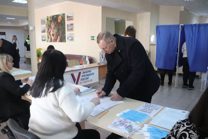 Глава Алькеевского района Александр Никошин проголосовал на выборах Президента России