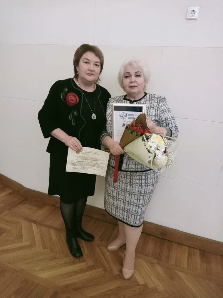 Наиля Мингалимова из Нижнеалькеевской средней школы - лучший учитель татарского языка и литературы