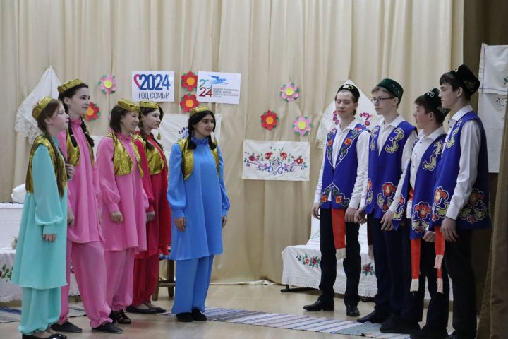 Алпар авылында “Милли хәзинә” дип исемләнгән фолк-батл үтте