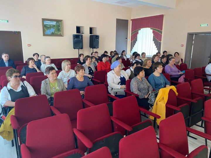 На базе Базарно-Матакской школы прошел учебно-методический семинар «Реализация программы «Семьеведение» в школах Татарстана»