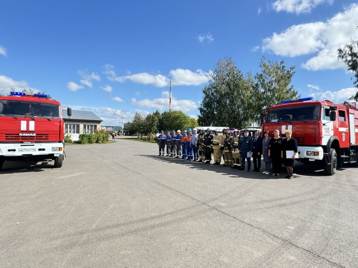 В Базарно-Матакской средней школе провели плановое тренировочное пожарно-тактическое учение