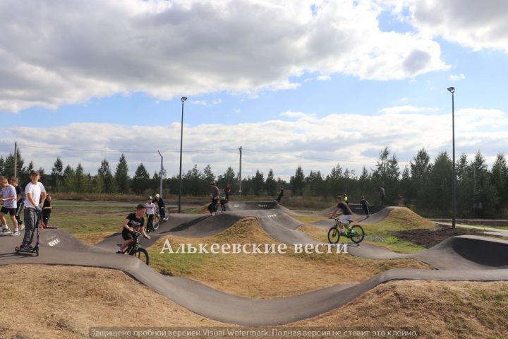 В Базарных Матаках Алькеевского района открылся памп-трек – специальная велосипедная дорожка