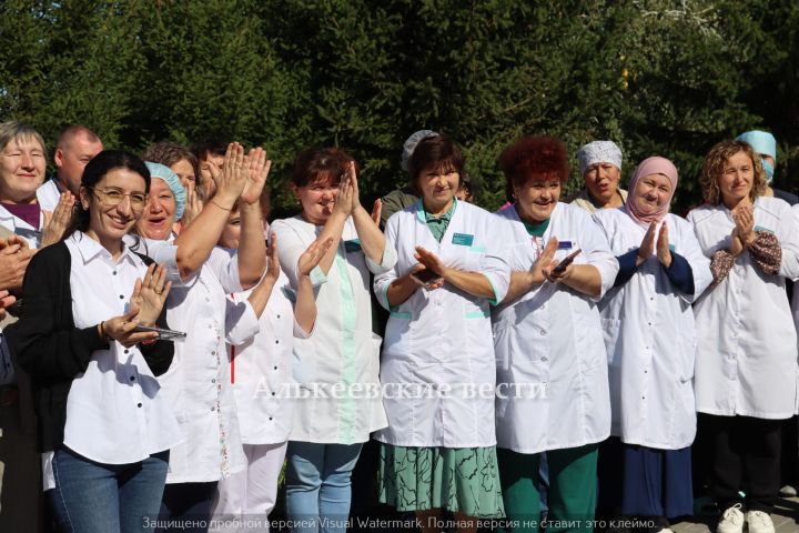 В Алькеевском районе после капитального ремонта распахнули двери здания поликлиники и детской консультации