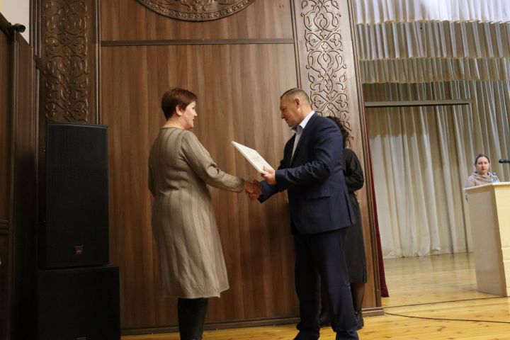 Руководители  почтовых отделений Алькеевского района награждены Почетными грамотами главы района