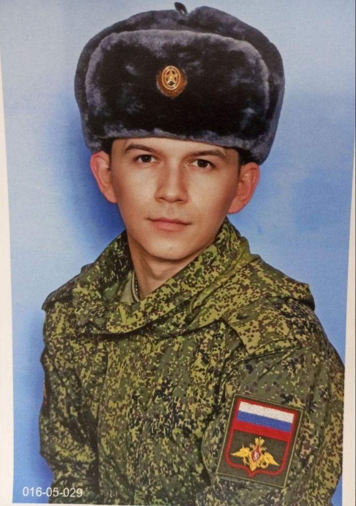 Жительница села Сирена Валие­ва одна с любовью и забо­той воспитала сына