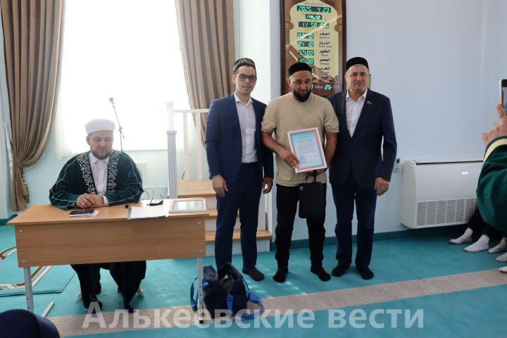 В мечети «Омет» состоялось мероприятие по презентации проекта «Пятничный марафон»