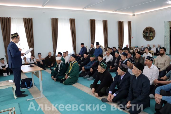 В мечети «Омет» состоялось мероприятие по презентации проекта «Пятничный марафон»