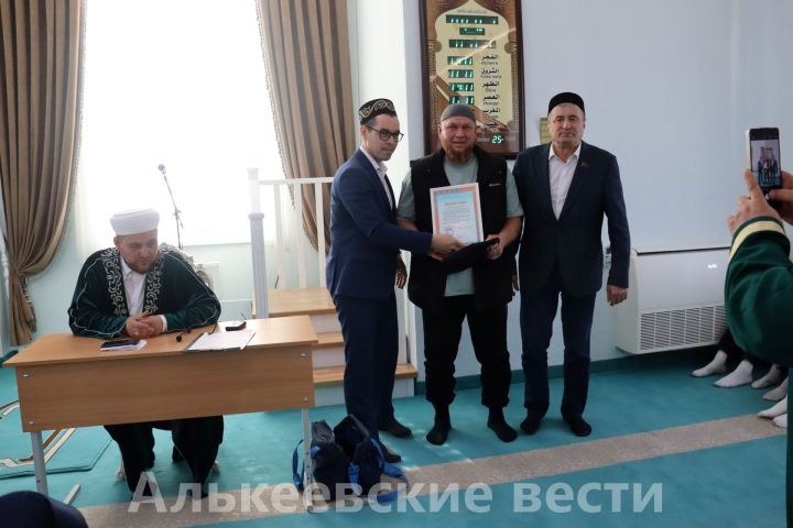 В мечети «Омет» состоялось мероприятие по презентации проекта «Пятничный марафон»