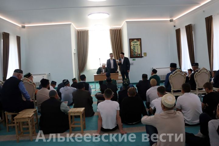 В мечети «Омет» состоялось мероприятие по презентации проекта «Пятничный марафон»