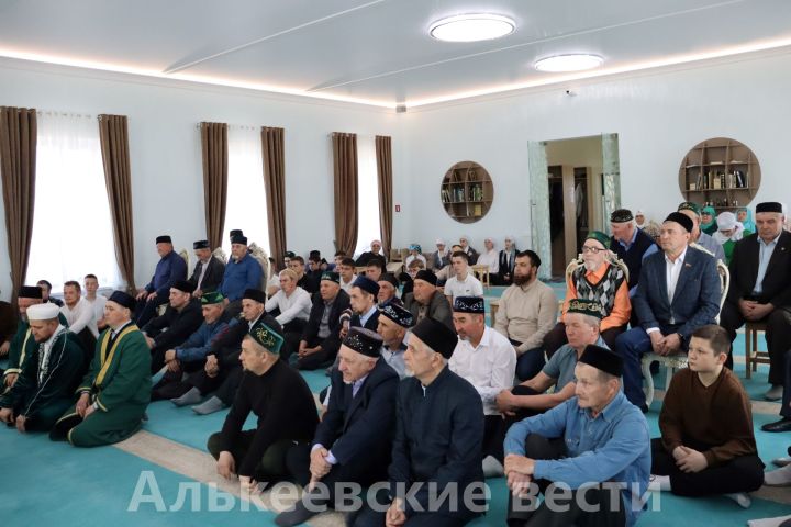 В мечети «Омет» состоялось мероприятие по презентации проекта «Пятничный марафон»