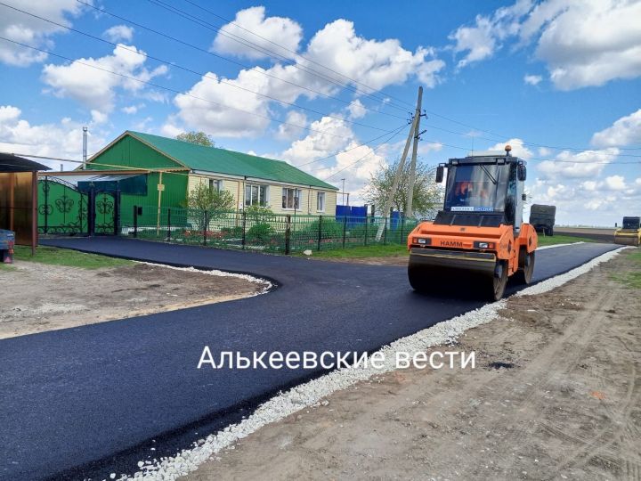 Әлки районында яшәүче  бердәнбер сугыш ветераны Хазыйм Фәхретдинов яшәгән йорт ишегалдына кадәр асфальт җәелде
