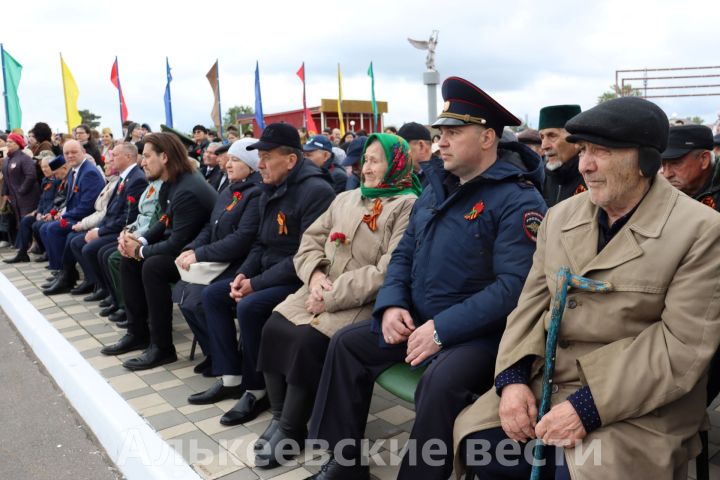 9 мая в районном центре прошли торжества, посвященные 80-летию Победы в Великой Отечественной войне.