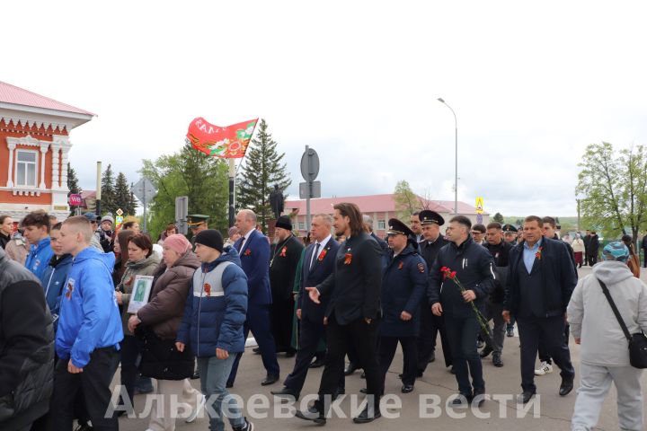 Әлки районында Бөек Җиңү көнен билгеләп үттеләр