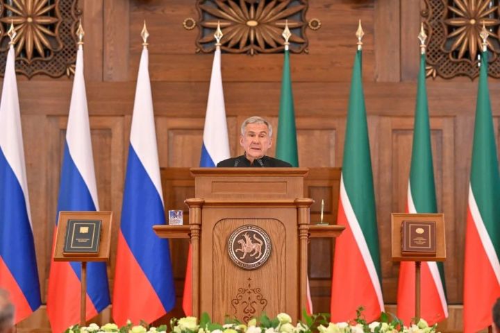 На Рустама Минниханова теперь можно подписаться и в Max