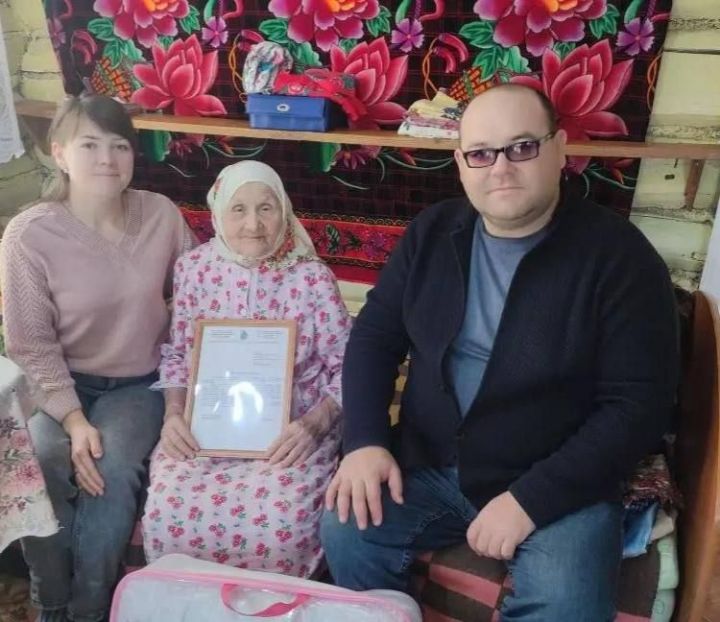 Әлки районыннан тыл хезмәтчәне  Исламия Ибраһимовага 95 яшь тулды