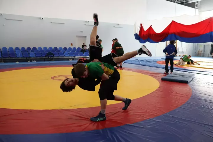 Сборная Татарстана по борьбе на поясах готовится к Первенству России